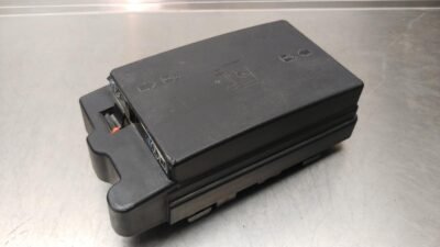 2005-2006 Chevrolet SSR Manual OEM Engine Fuse Box Relay Block Module 10375734