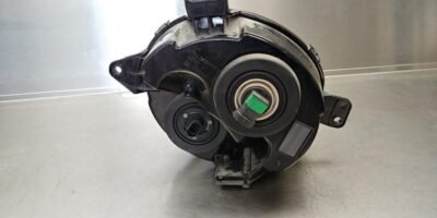 2003-2006 Chevrolet SSR OEM Left Driver Headlight Lamp 15110117