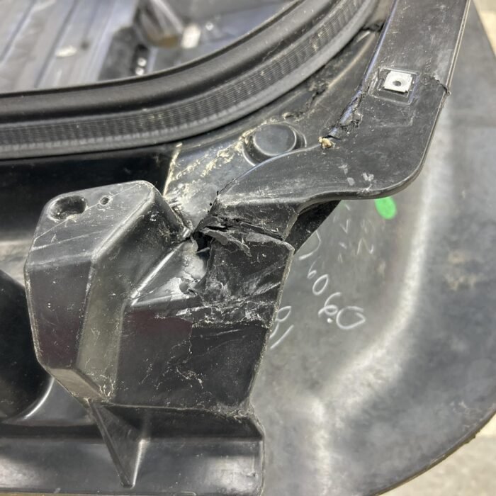 CRACKED 2014-2019 C7 Chevrolet Corvette Convertible OEM Rear Tub Trunk Body